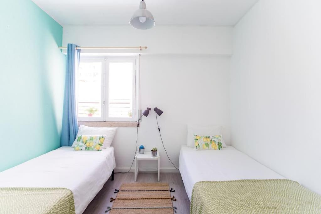 Lisbon Waves Surf Lodge อัลมาดา ภายนอก รูปภาพ