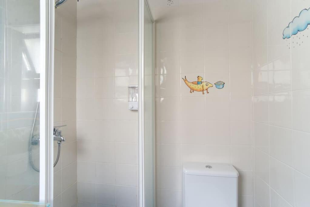 Lisbon Waves Surf Lodge อัลมาดา ภายนอก รูปภาพ