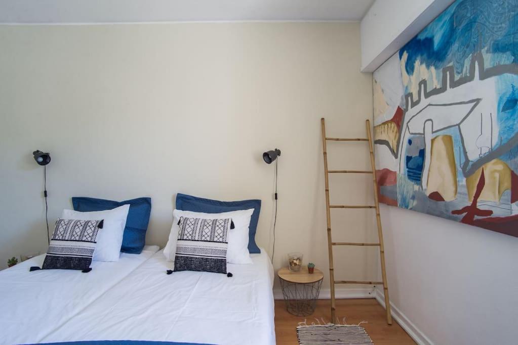 Lisbon Waves Surf Lodge อัลมาดา ภายนอก รูปภาพ
