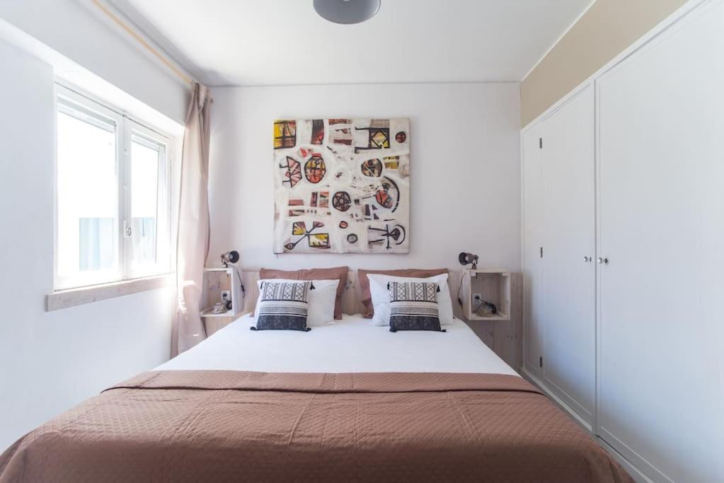 Lisbon Waves Surf Lodge อัลมาดา ภายนอก รูปภาพ
